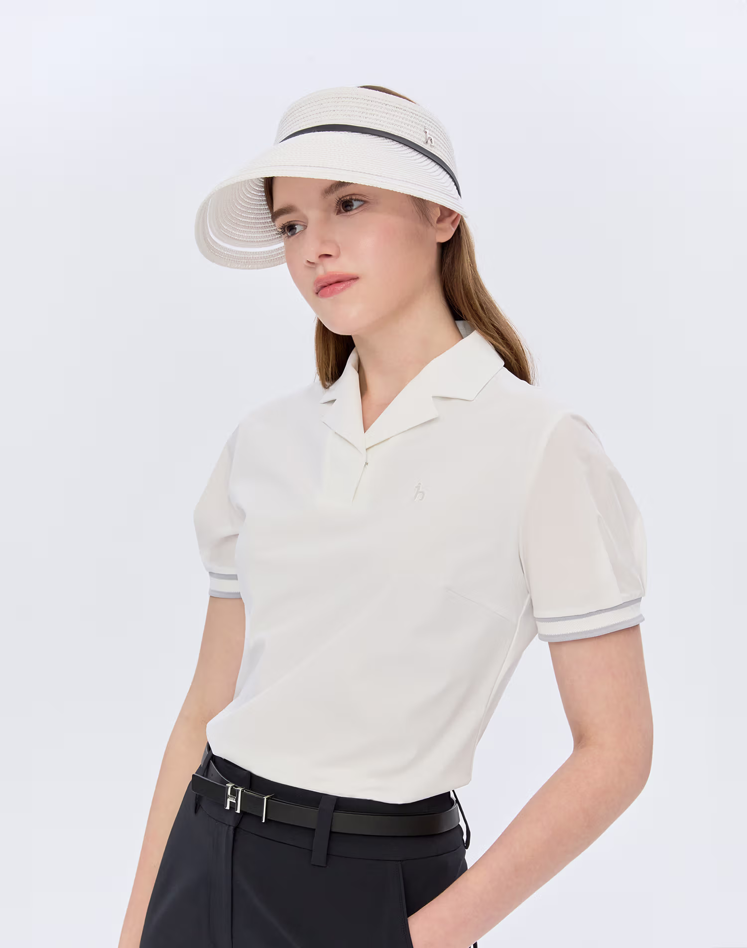 Áo thun nữ màu trắng, cổ mở, tay phồng, tay ngắn — Hazzys | Seoul Golf Fashion