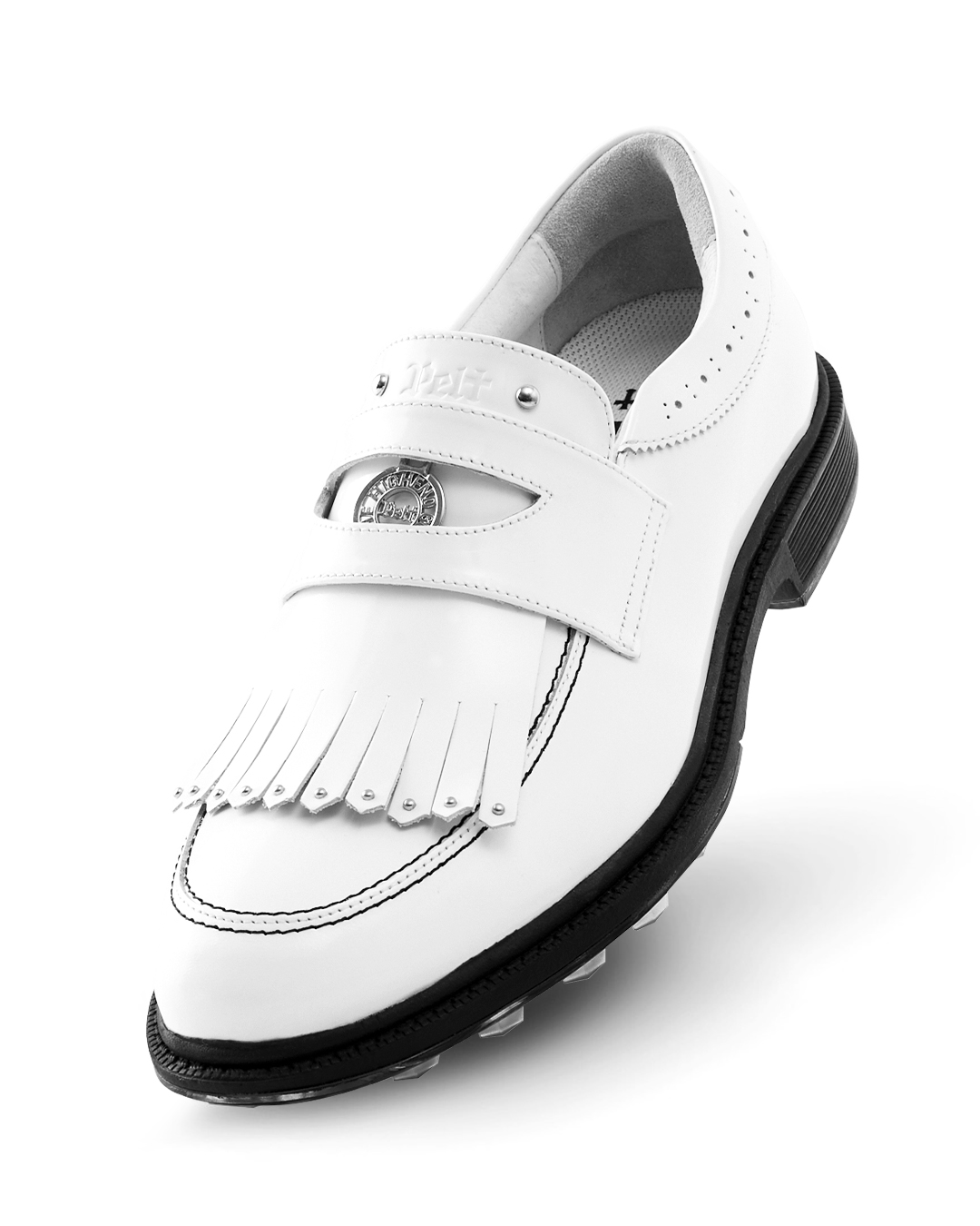 Giày lười cổ tròn đính đá, có biểu tượng bằng nỉ màu bạc và tua rua. — Pelt | Seoul Golf Fashion
