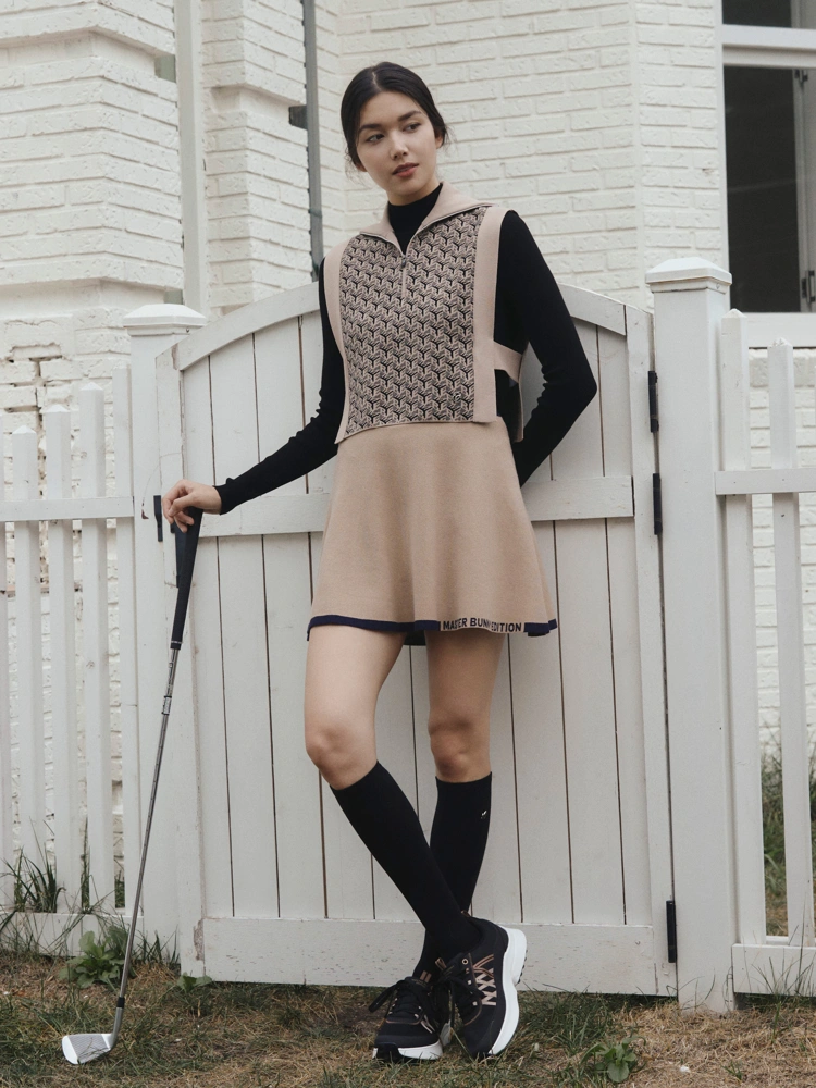 Váy golf nữ dáng xòe màu be — Master Bunny Edition | Seoul Golf Fashion