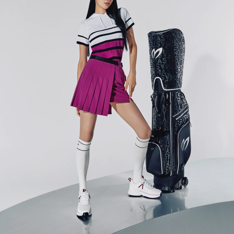 Áo knit golf nữ màu trắng phối viền sọc ngang đen Master Bunny Edition