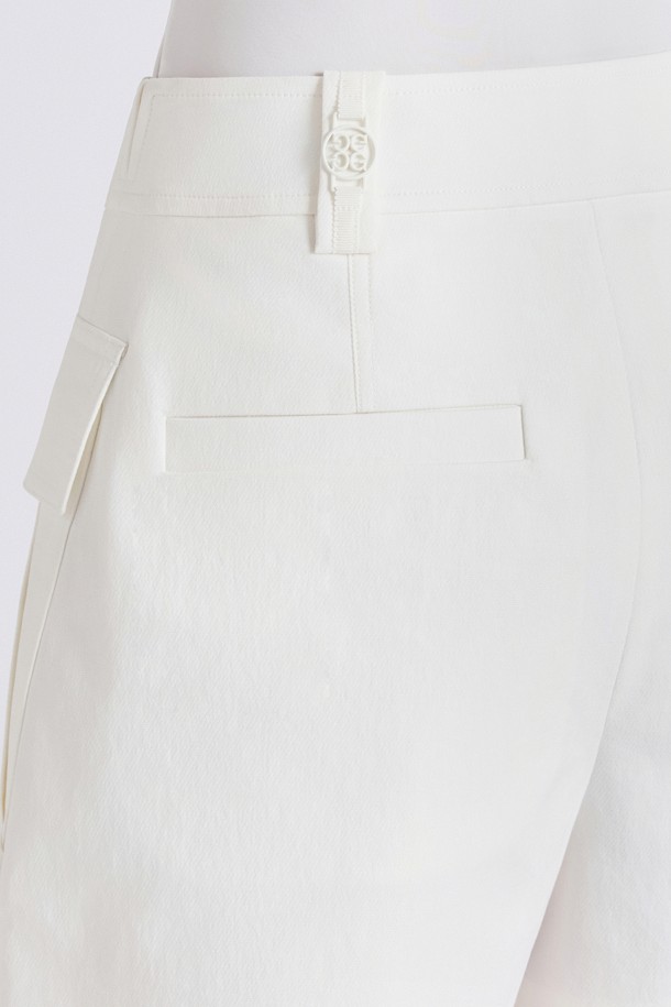 Quần short golf nữ túi hộp màu ngà — ảnh 6