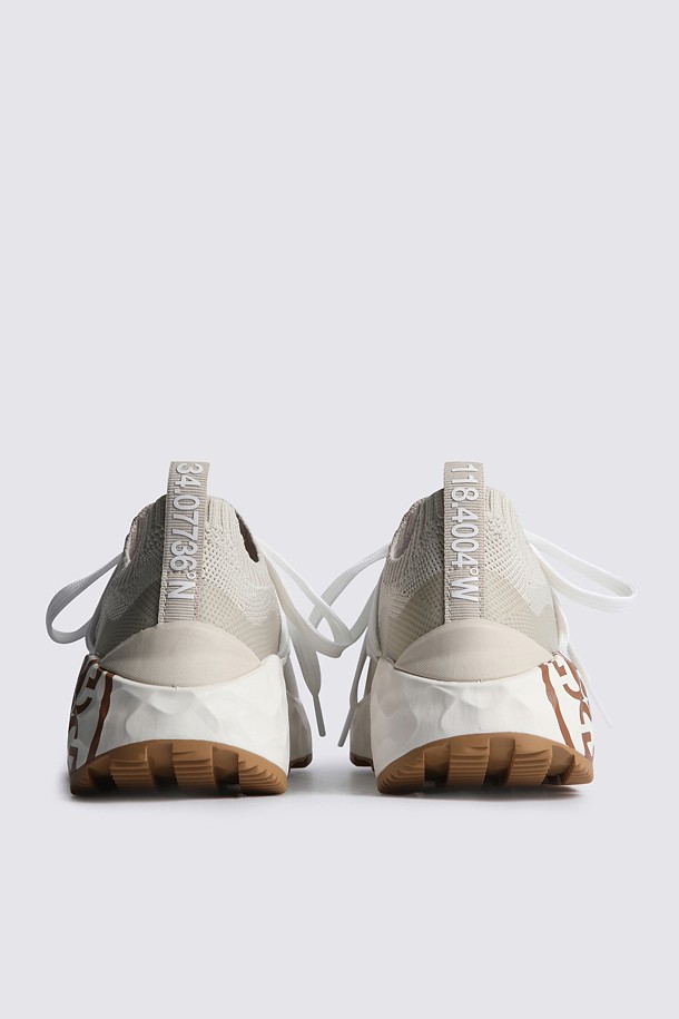 Giày golf nữ dáng slip-on màu be — ảnh 3