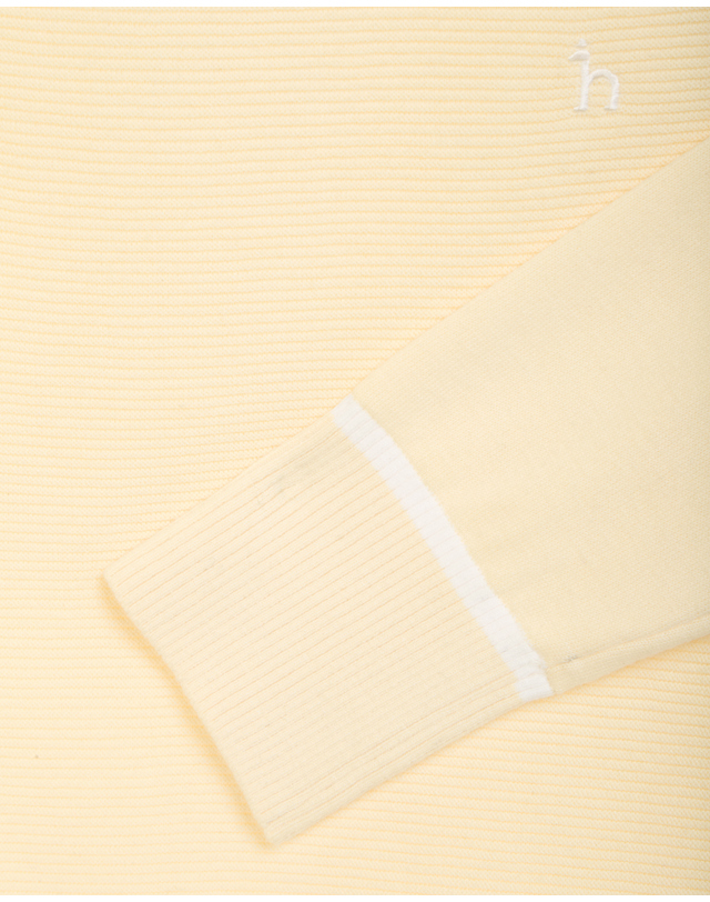 Áo knit golf nữ cổ bẻ phối viền trắng màu vàng — ảnh 4