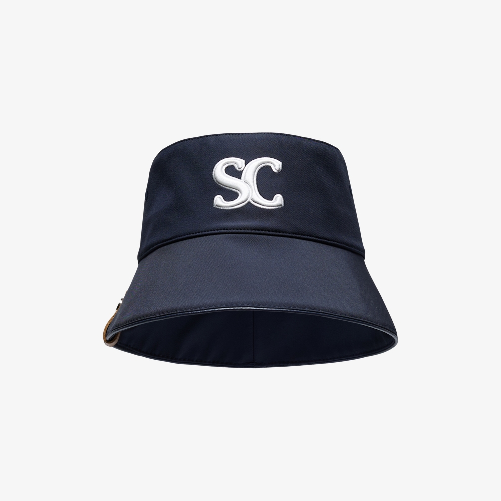 Mũ golf nữ dáng bucket màu xanh navy đậm có logo thêu chữ SC trắng trước mũ