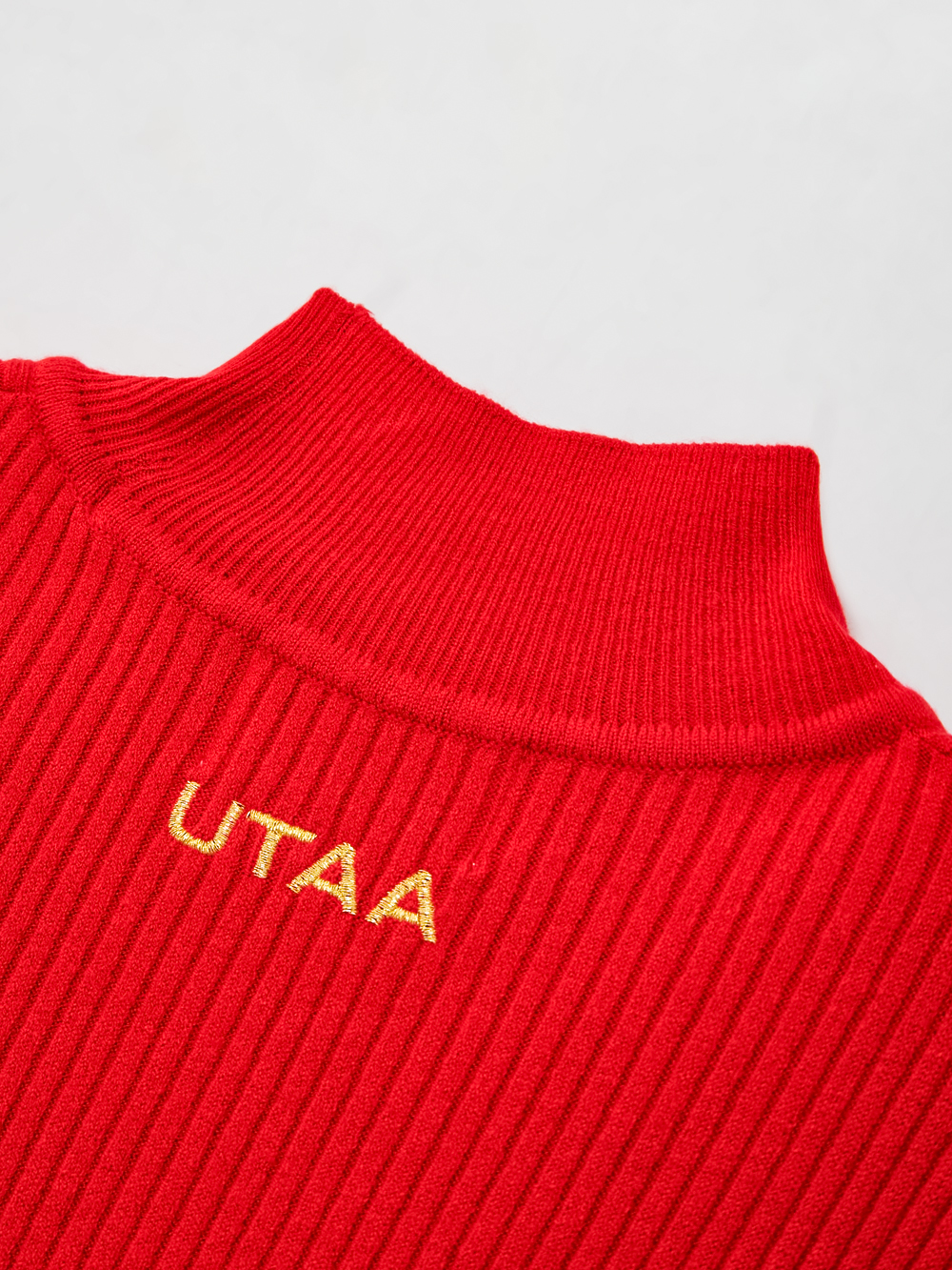 Áo knit golf nữ cổ lọ tay dài màu đỏ — ảnh 4