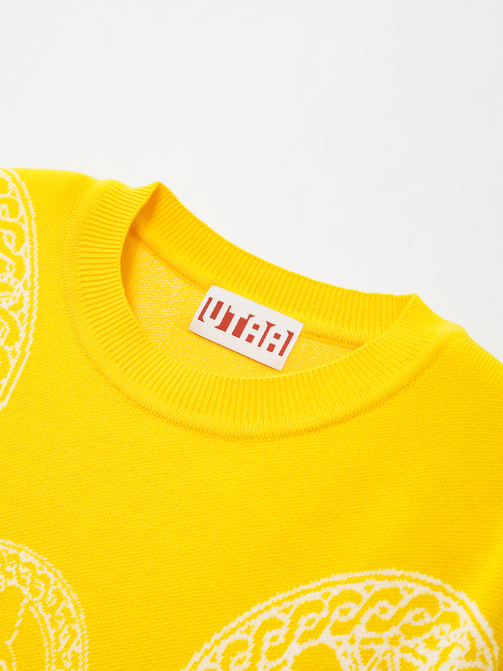 Áo knit golf nữ họa tiết đầu báo màu vàng — ảnh 3