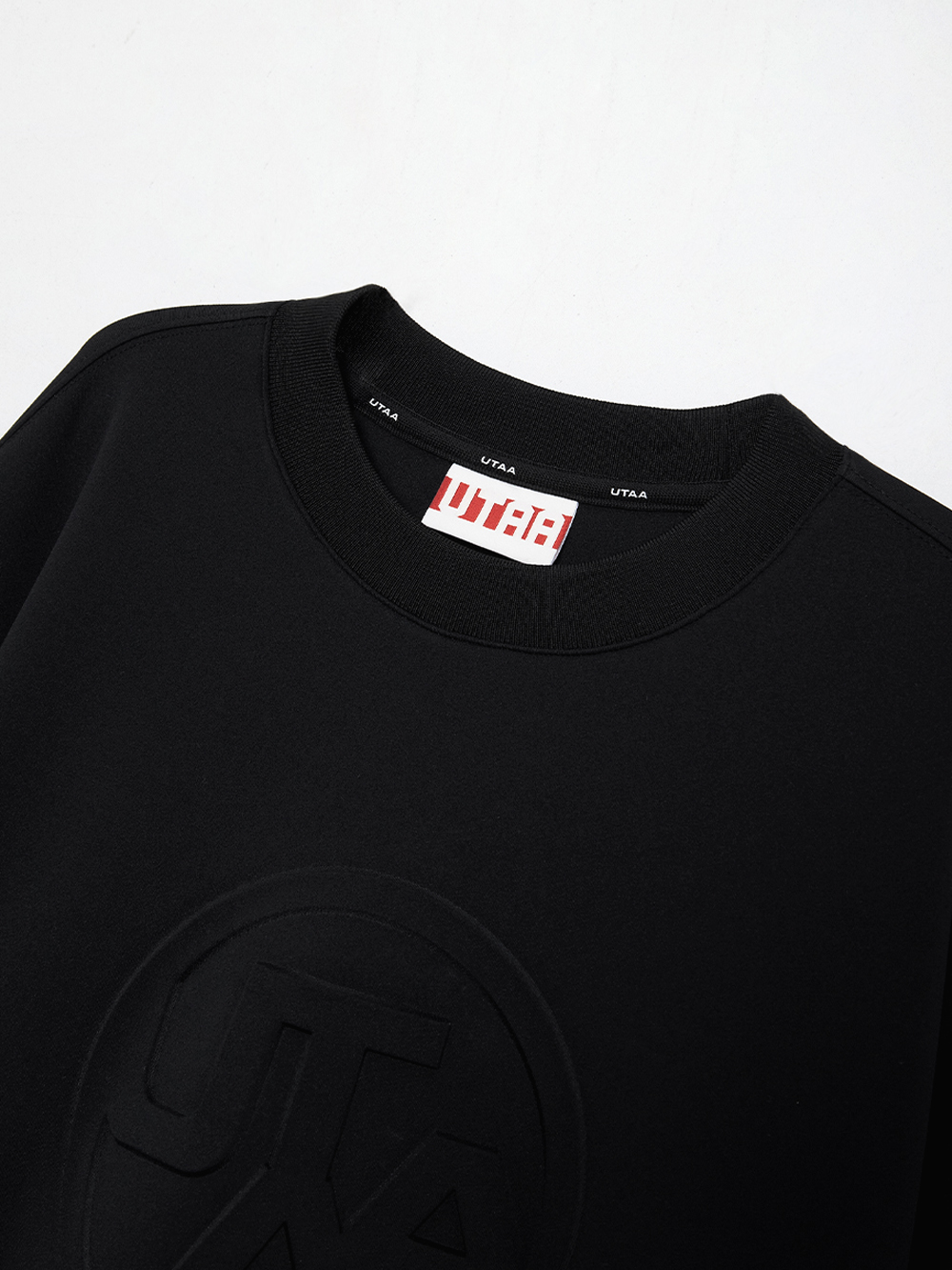 Áo golf nữ dáng sweatshirt màu đen logo nổi UTAA — ảnh 3