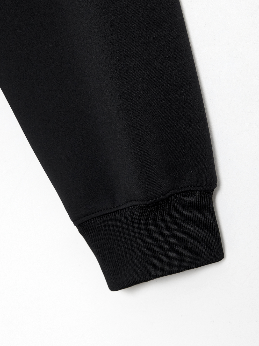 Áo golf nữ dáng sweatshirt màu đen logo nổi UTAA — ảnh 5