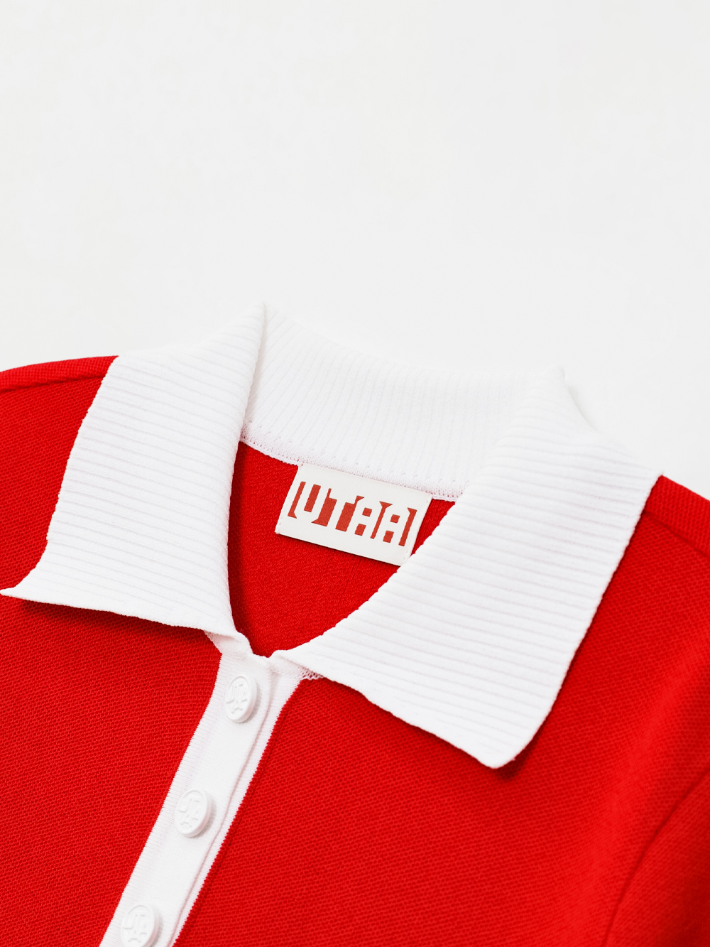 Áo knit golf nữ cổ bẻ tay ngắn phối trắng đỏ — ảnh 3
