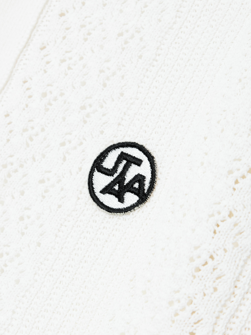 Áo knit golf nữ cổ sailor phối viền đen màu trắng — ảnh 5