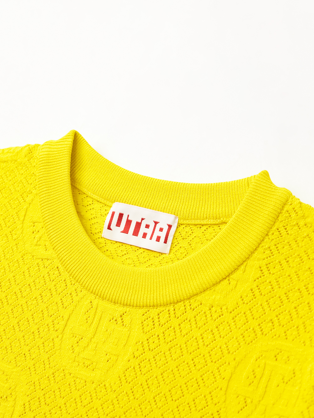 Áo knit golf nữ tay lỡ họa tiết chìm màu vàng — ảnh 3