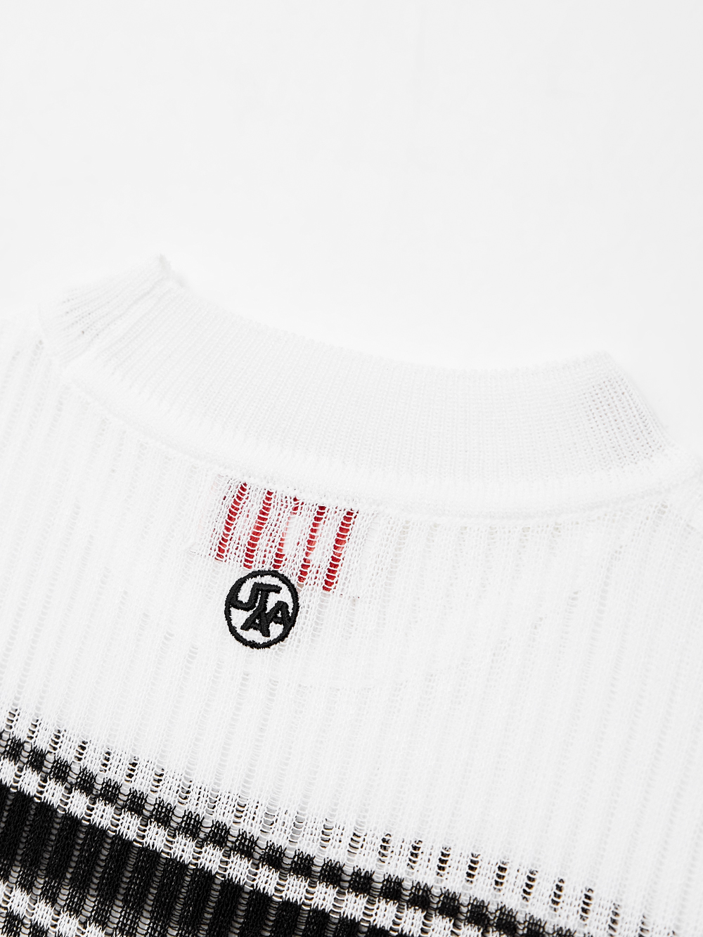 Áo knit golf nữ dáng sát nách kẻ sọc trắng đen — ảnh 5