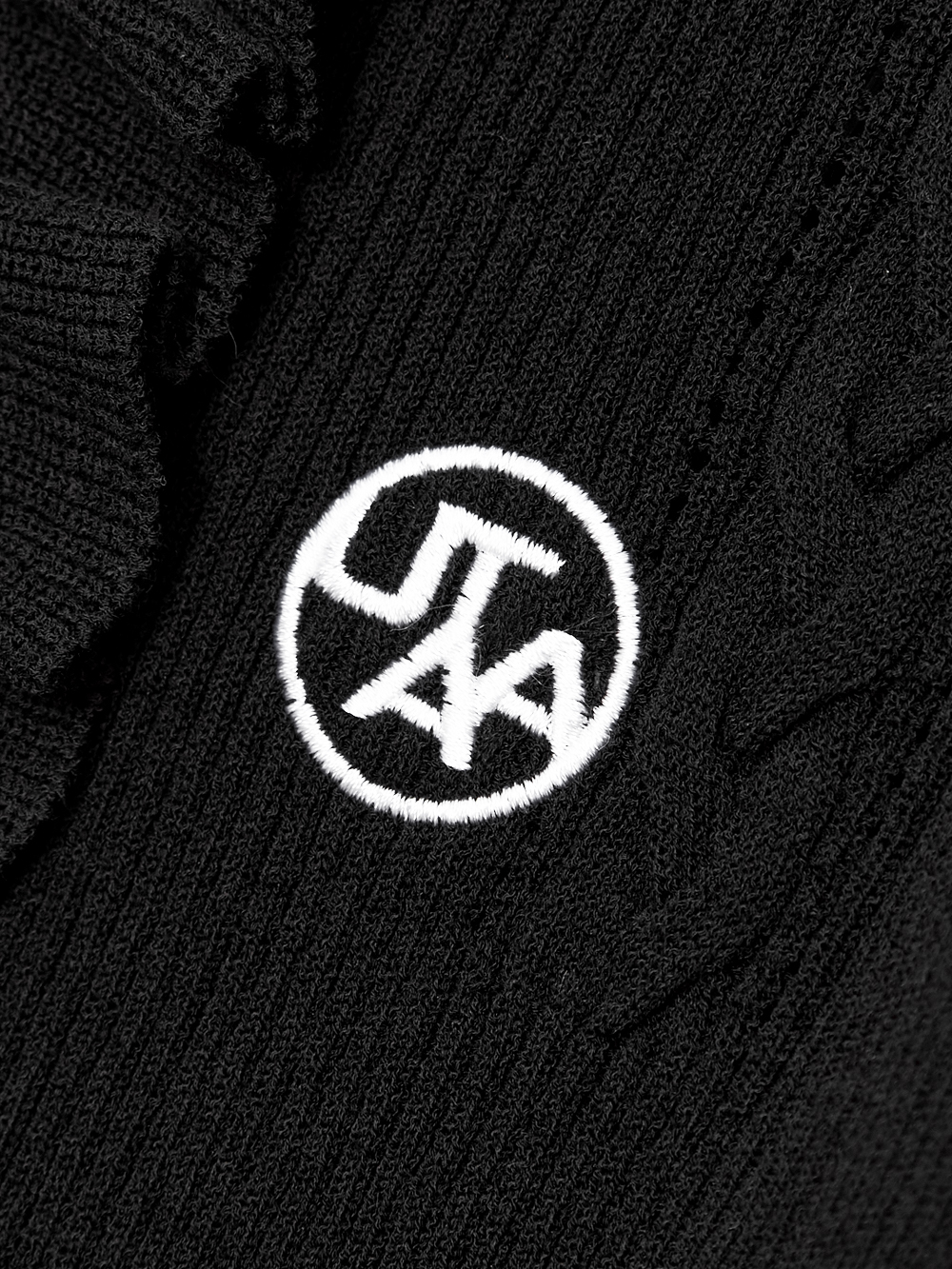 Áo knit golf nữ tay lỡ bèo đen — ảnh 5