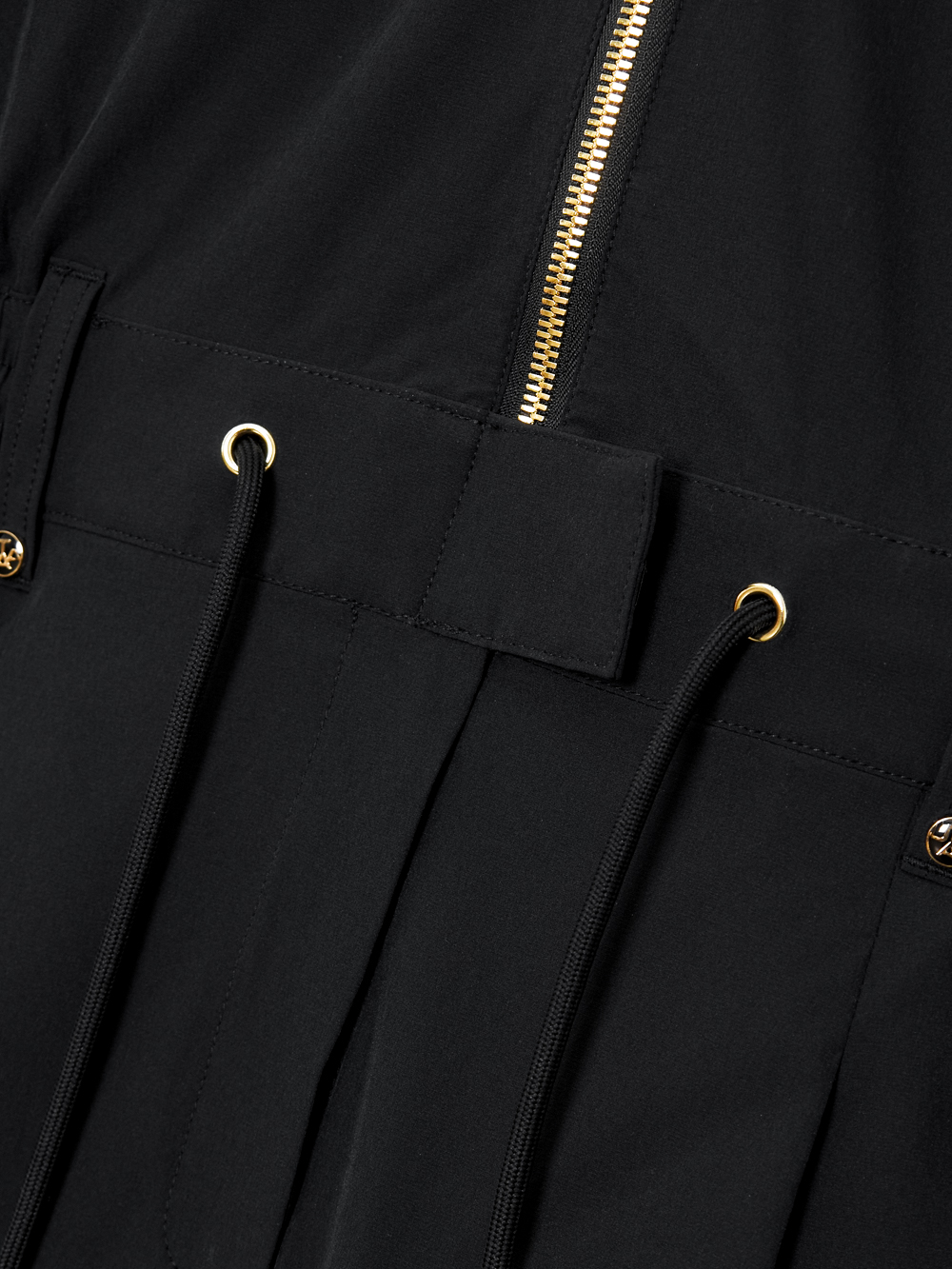 Jumpsuit golf nữ cổ bẻ tay ngắn màu đen UTAA — ảnh 4
