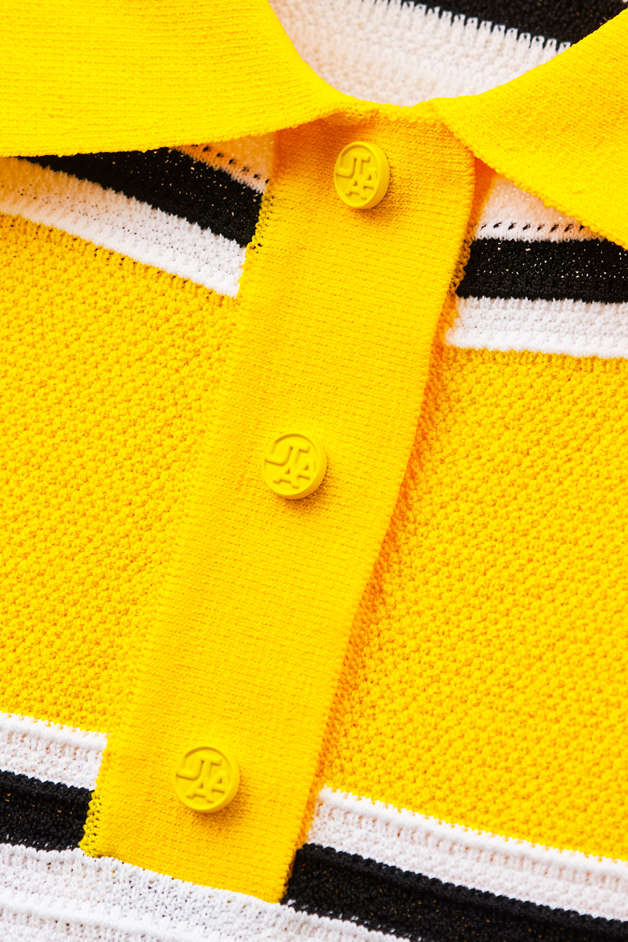 Áo knit golf nữ cổ bẻ tay lỡ kẻ sọc vàng trắng — ảnh 4