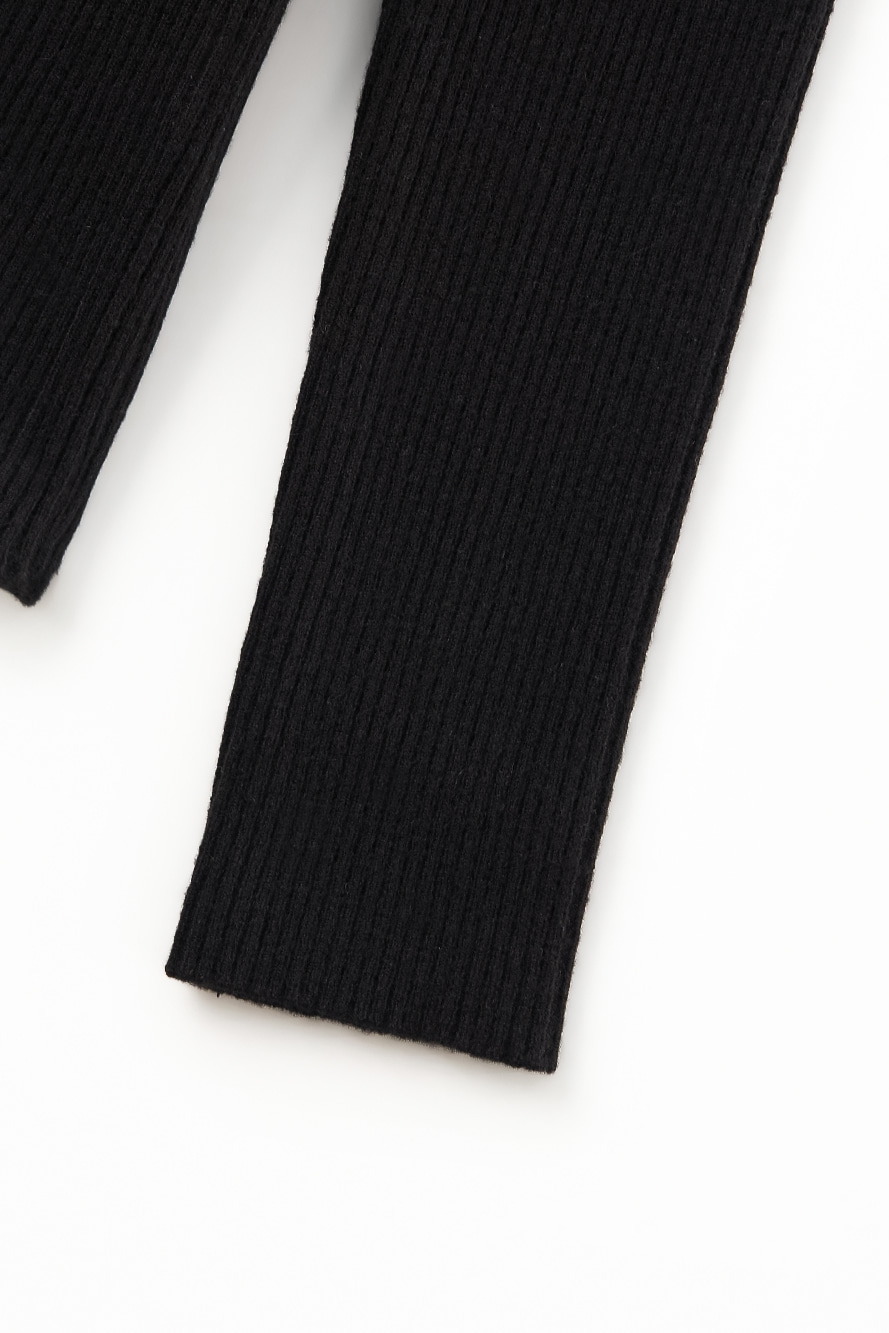 Áo knit golf nữ cổ cao ôm màu đen — ảnh 5